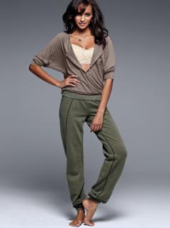 Gracie Carvalho feet photo 17