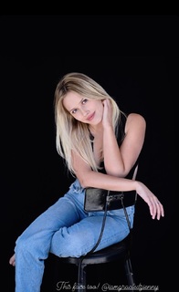 Gracie Dzienny feet photo 2