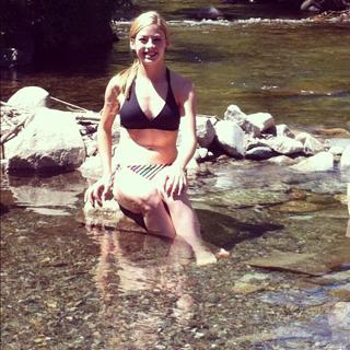 Gracie Gold feet photo 3