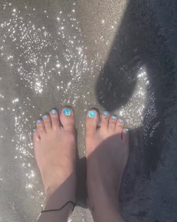 Gracy Goswami feet photo 8