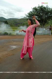 Gracy Singh feet photo 1