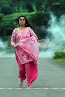 Gracy Singh feet photo 3