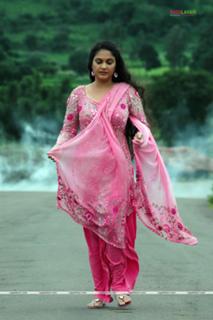 Gracy Singh feet photo 1