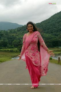 Gracy Singh feet photo 18