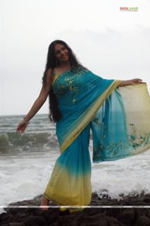 Gracy Singh feet photo 8
