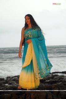 Gracy Singh feet photo 6
