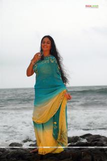 Gracy Singh feet photo 5