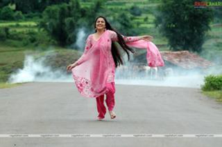 Gracy Singh feet photo 15