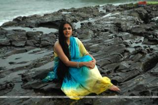 Gracy Singh feet photo 14