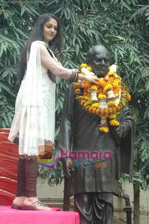 Gracy Singh feet photo 14