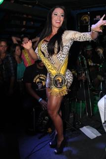 Gracyanne Barbosa feet photo thumbnail