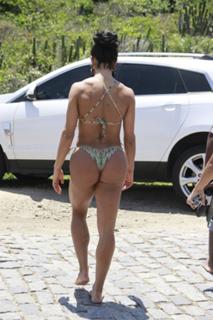 Gracyanne Barbosa feet photo thumbnail