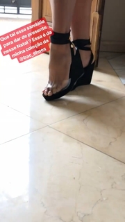 Gracyanne Barbosa feet photo thumbnail