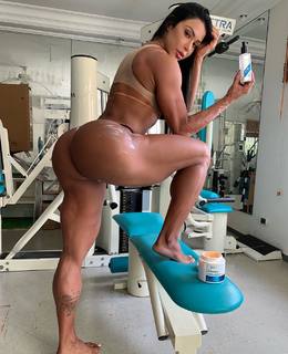 Gracyanne Barbosa feet photo thumbnail