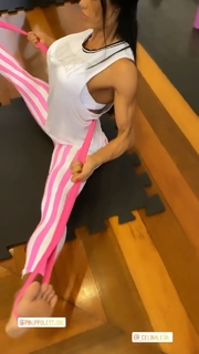 Gracyanne Barbosa feet photo thumbnail