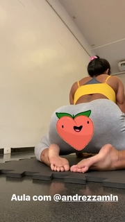 Gracyanne Barbosa feet photo thumbnail