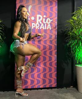 Gracyanne Barbosa feet photo thumbnail