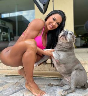 Gracyanne Barbosa feet photo thumbnail