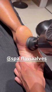 Gracyanne Barbosa feet photo thumbnail
