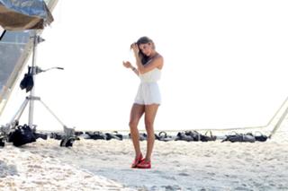 Grazi Massafera feet photo thumbnail