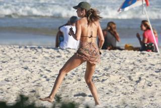 Grazi Massafera feet photo thumbnail