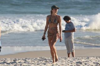 Grazi Massafera feet photo thumbnail