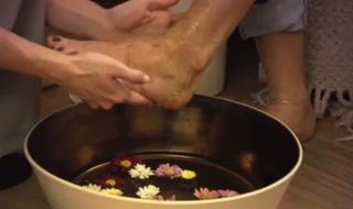 Grazi Massafera feet photo thumbnail
