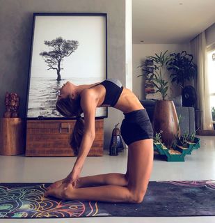 Grazi Massafera feet photo thumbnail