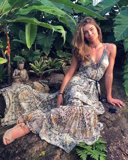 Grazi Massafera feet photo thumbnail
