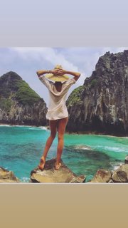 Grazi Massafera feet photo thumbnail
