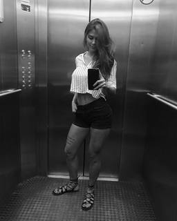 Greeicy Rendón feet photo 16
