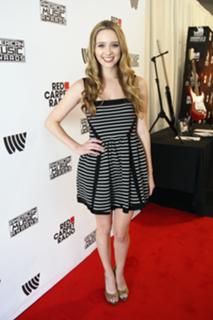 Greer Grammer feet photo thumbnail