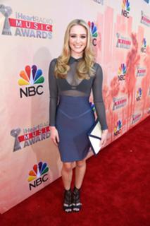 Greer Grammer feet photo thumbnail