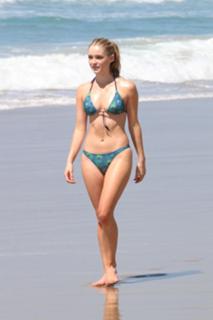 Greer Grammer feet photo thumbnail