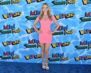 Greer Grammer feet photo thumbnail