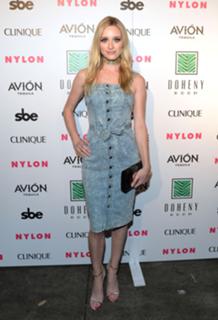 Greer Grammer feet photo thumbnail