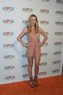 Greer Grammer feet photo thumbnail