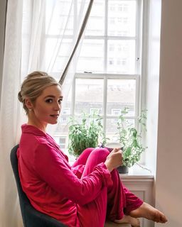 Greer Grammer feet photo thumbnail