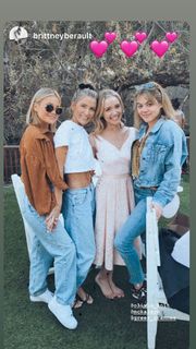 Greer Grammer feet photo thumbnail