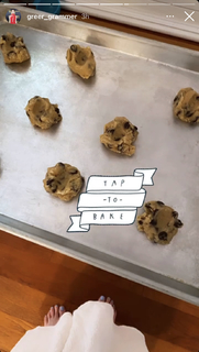 Greer Grammer feet photo thumbnail