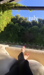 Greer Grammer feet photo thumbnail