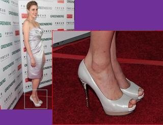 Greta Gerwig feet photo thumbnail