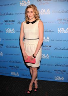 Greta Gerwig feet photo thumbnail