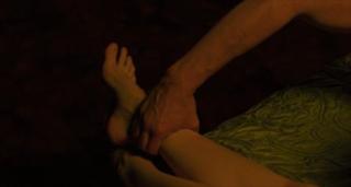 Greta Gerwig feet photo thumbnail