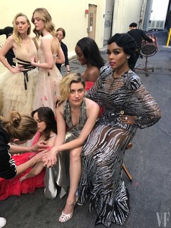 Greta Gerwig feet photo thumbnail