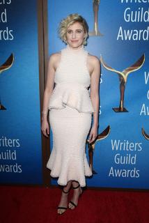 Greta Gerwig feet photo thumbnail