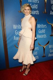 Greta Gerwig feet photo thumbnail