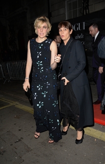 Greta Gerwig feet photo thumbnail