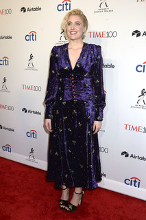 Greta Gerwig feet photo thumbnail