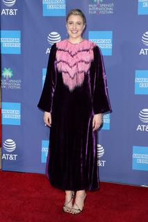 Greta Gerwig feet photo thumbnail